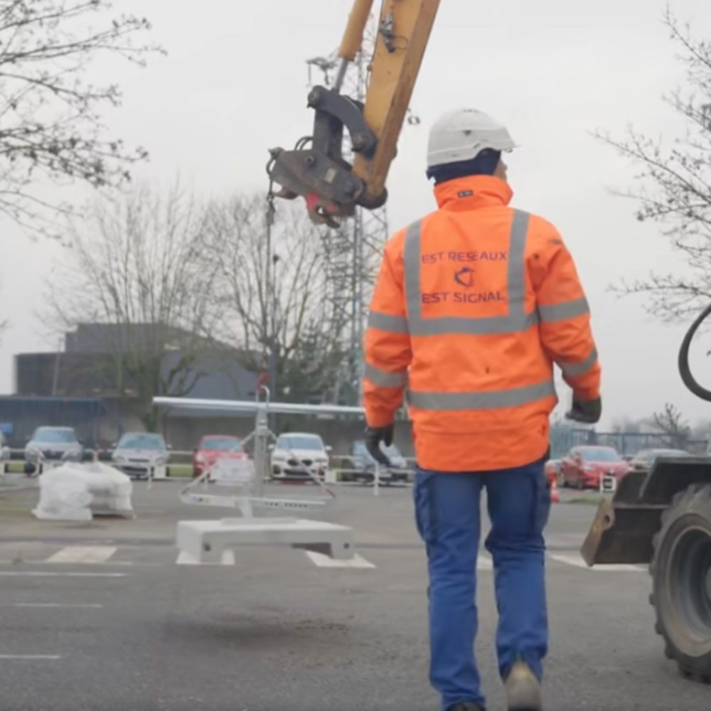 borne-electrique-bloc-beton-est-reseaux