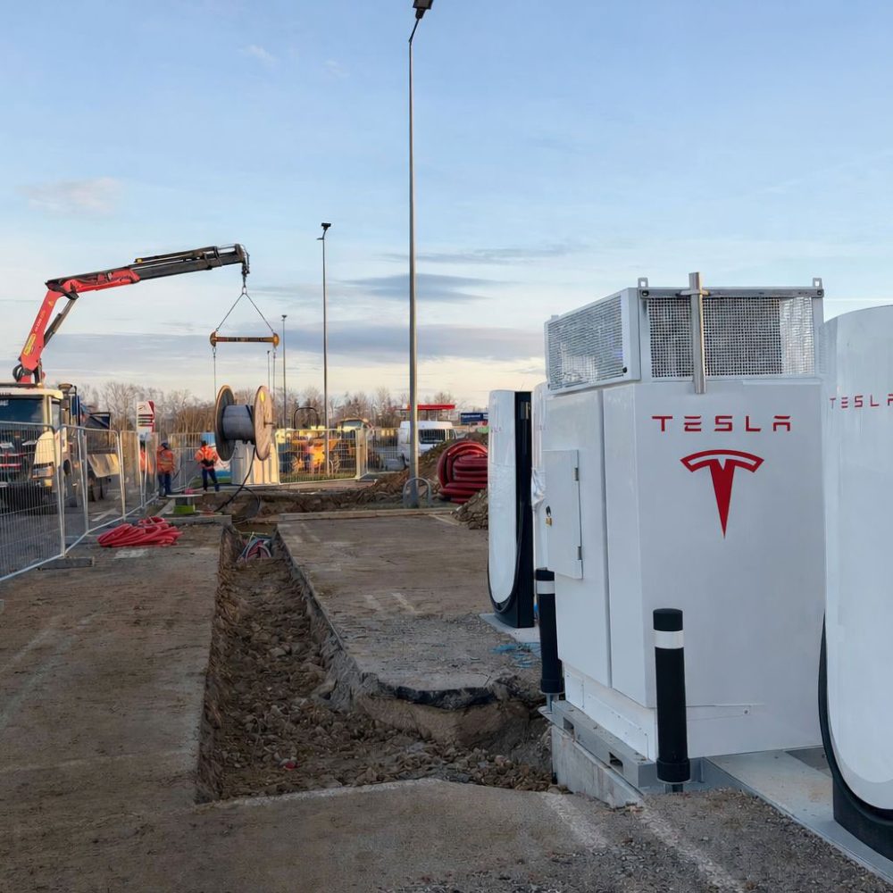 borne-tesla-intermarche-phalsbourg-est-reseaux-(1)ok